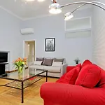 Cozy Tritone - My Extra Home